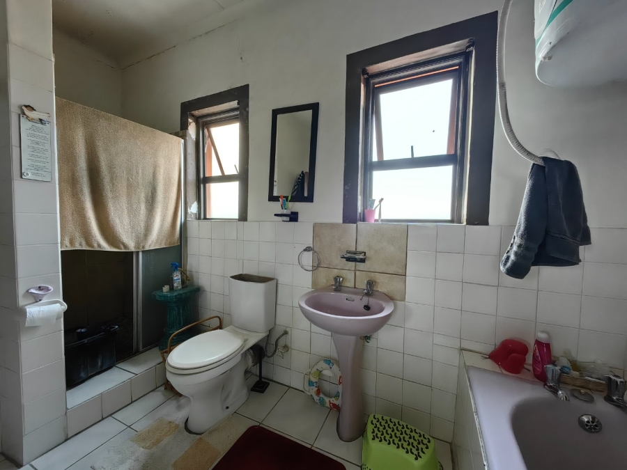 6 Bedroom Property for Sale in Glenlilly Western Cape